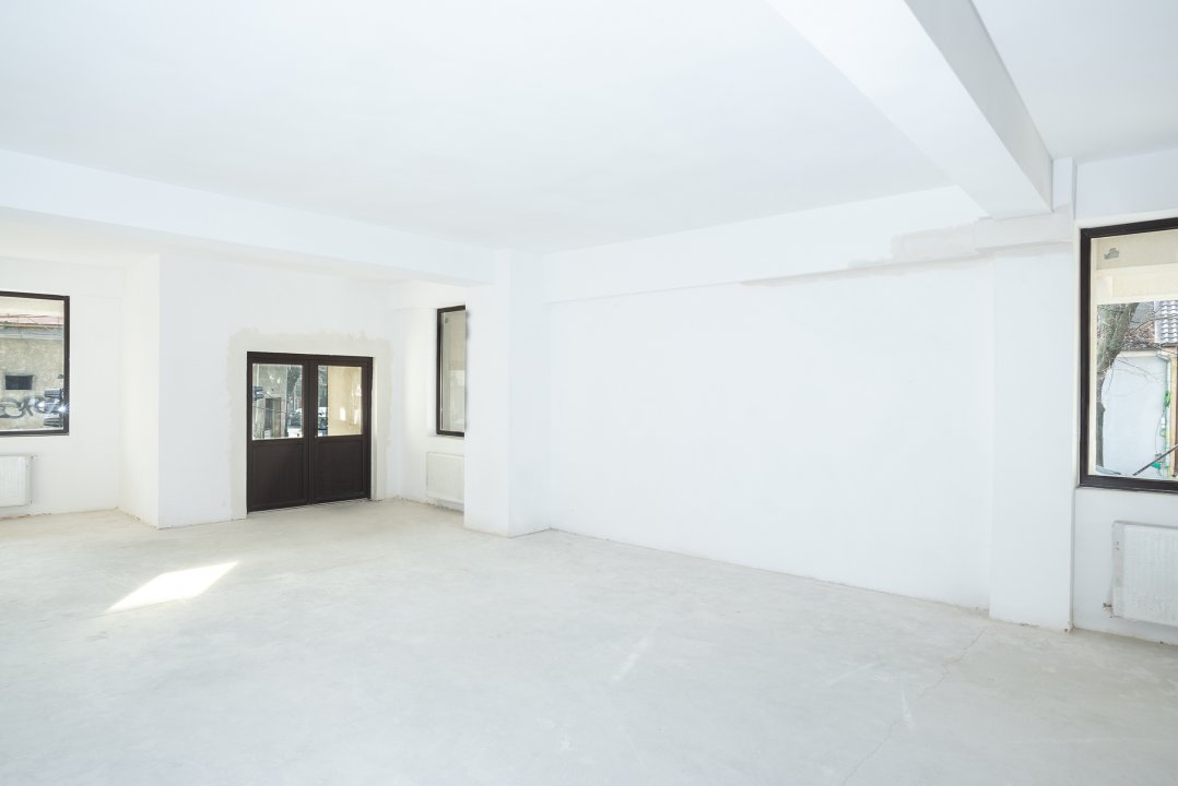 Spatiu comercial strada Matei Voievod 