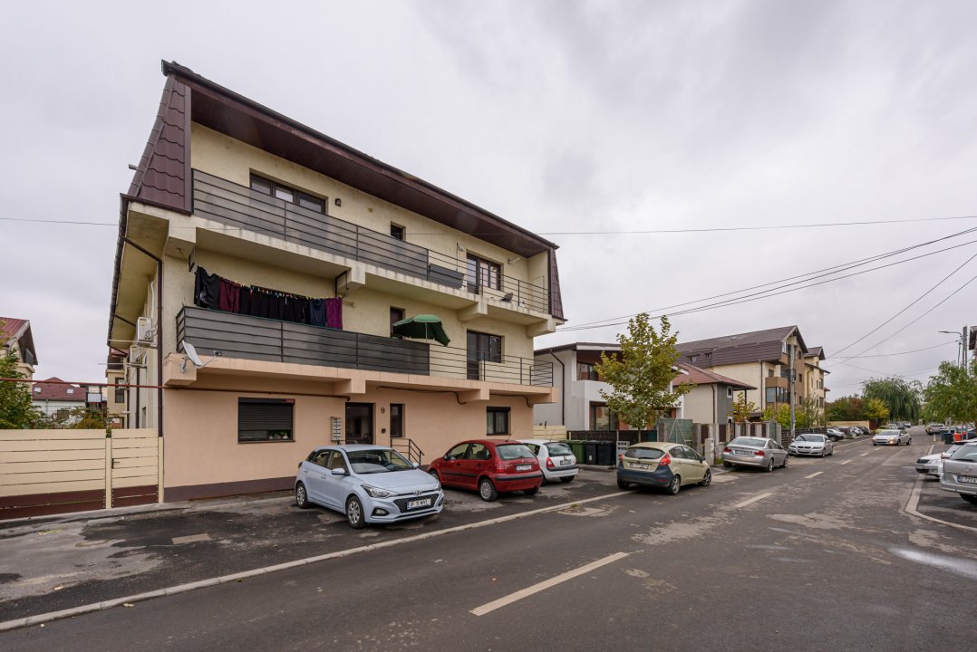 Apartament deosebit ,decomandat , 3 camere + curte proprie + loc parcare