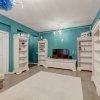 Apartament deosebit ,decomandat , 3 camere + curte proprie + loc parcare
