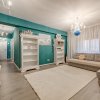 Apartament deosebit ,decomandat , 3 camere + curte proprie + loc parcare