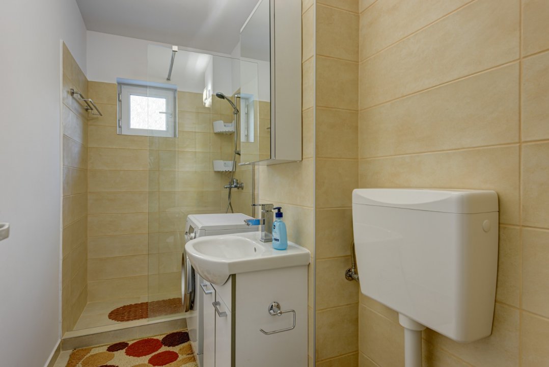 Garsoniera renovata mobilata si utilata Gorjului