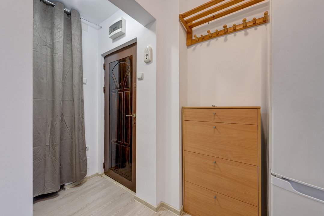 Garsoniera renovata mobilata si utilata Gorjului