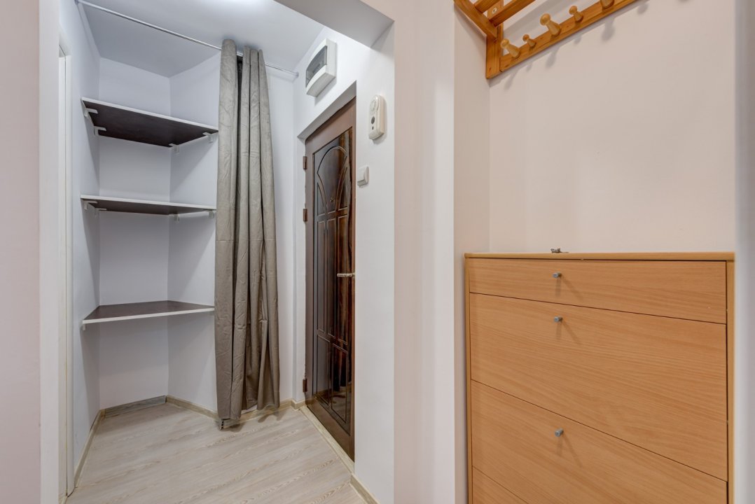 Garsoniera renovata mobilata si utilata Gorjului