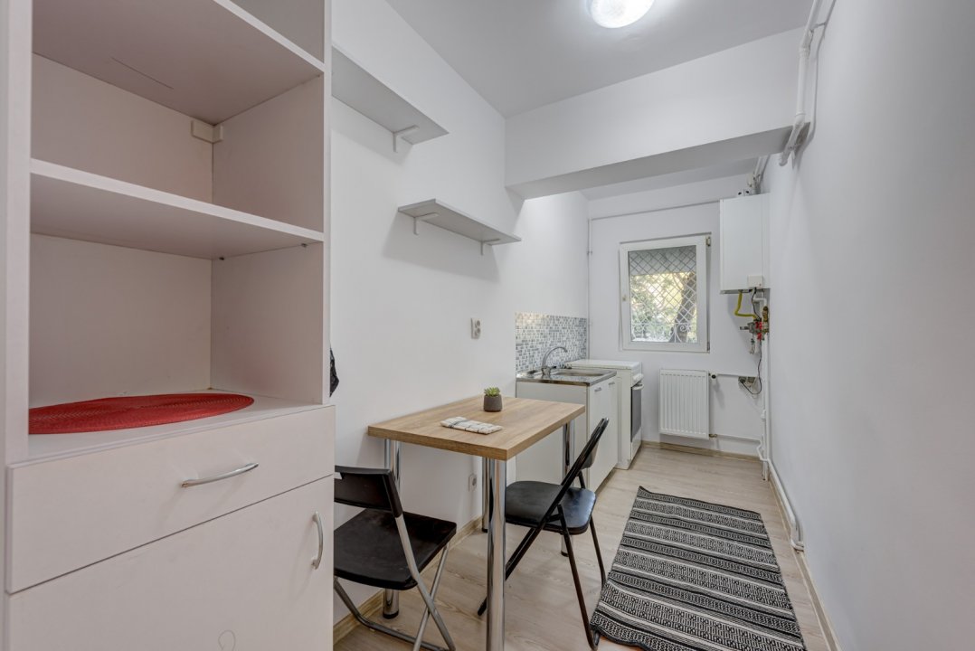Garsoniera renovata mobilata si utilata Gorjului