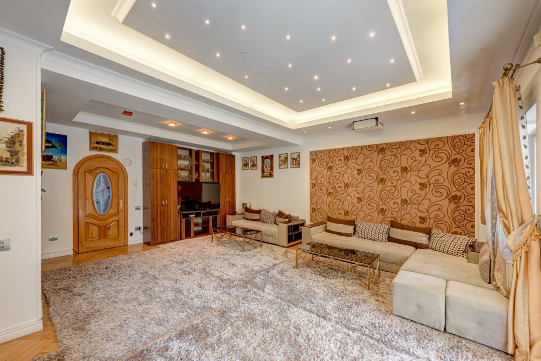 Vila spatioasa cu 5 dormitoare si  600 mp teren