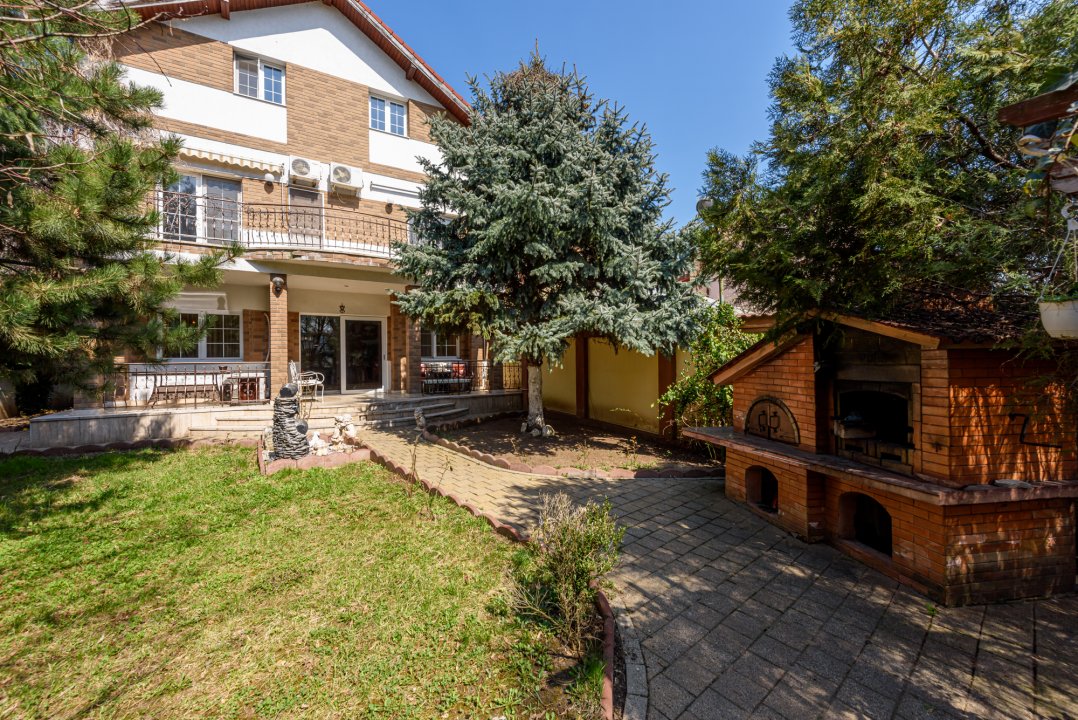Vila spatioasa cu 5 dormitoare si  600 mp teren
