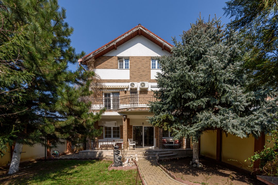 Vila spatioasa cu 5 dormitoare si  600 mp teren