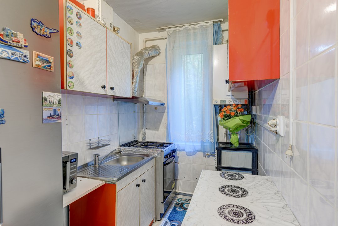 Garsoniera decomandata centrala proprie bloc 1980 Veteranilor metrou Lujerului