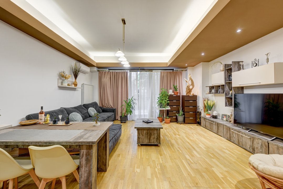 North Area Lake View apartament - terasa cu gradina