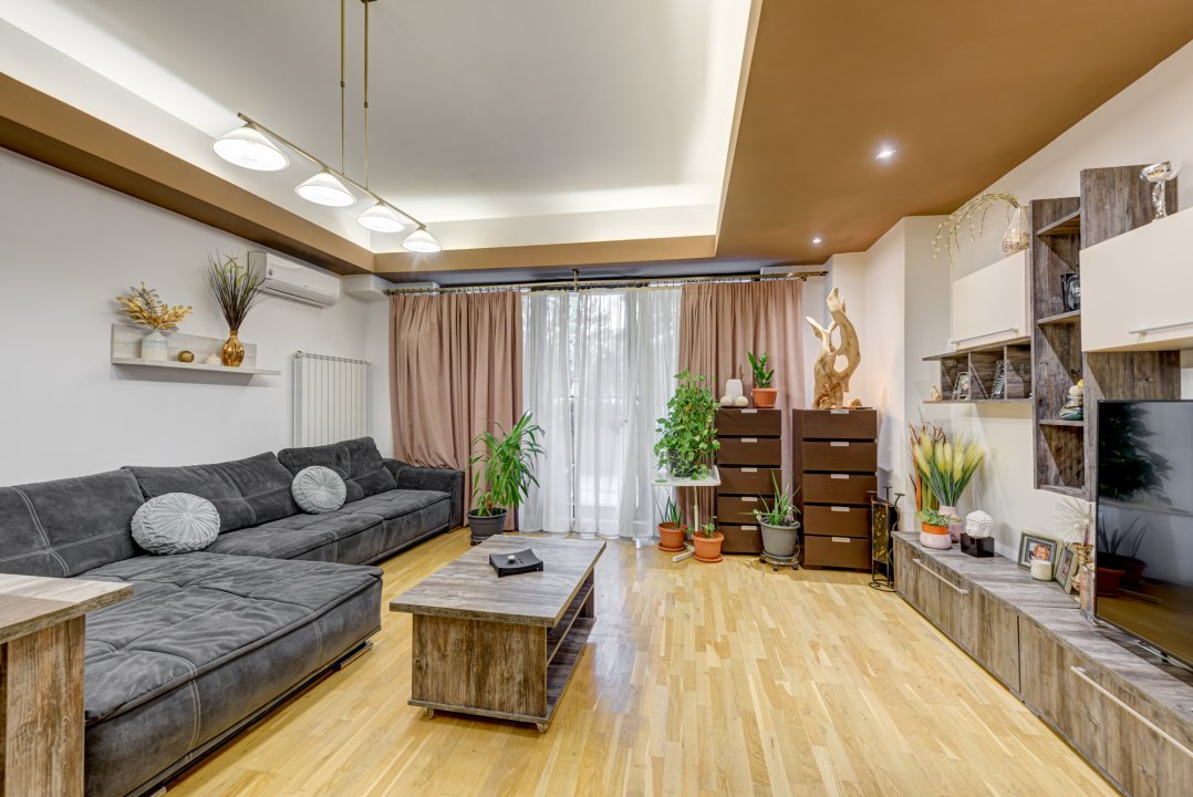 North Area Lake View apartament - terasa cu gradina