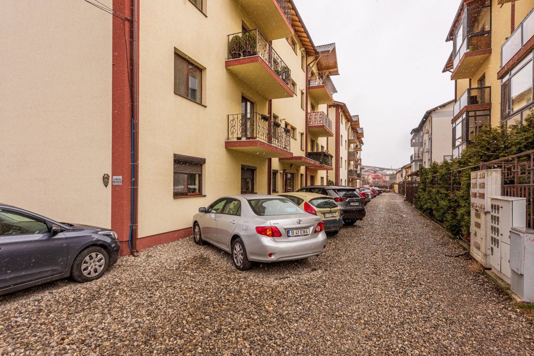 Apartament 3 camere mobilat , cu boxa si parcare