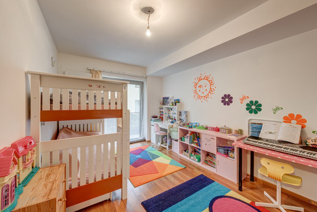 Apartament 3 camere mobilat , cu boxa si parcare