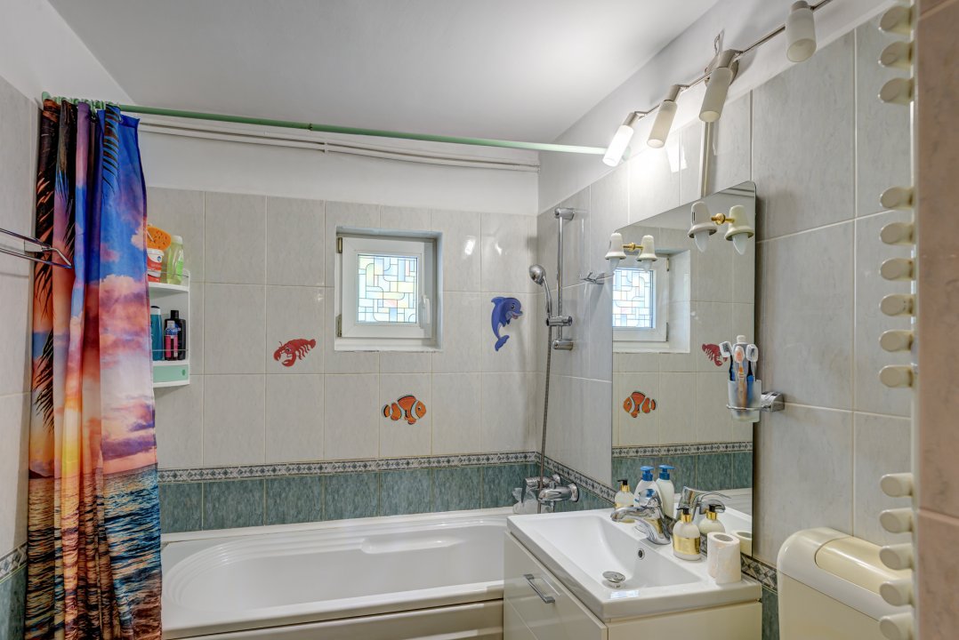 Apartament cu centrala proprie si loc parcare ADP zona Vitan