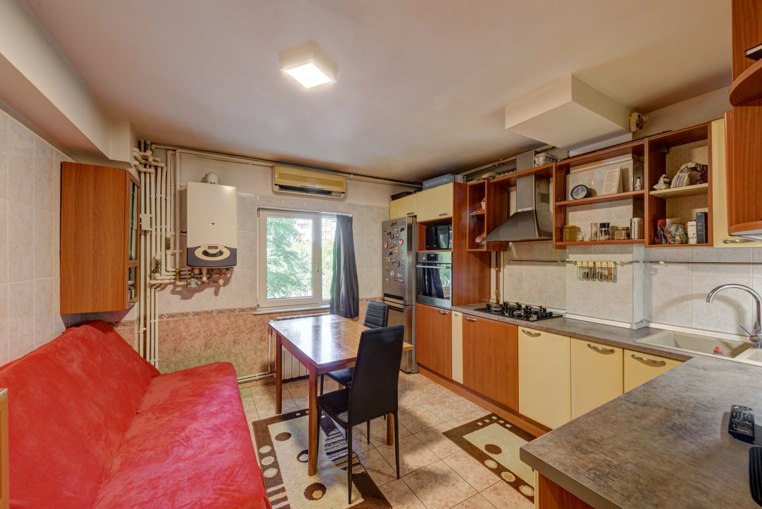 Apartament cu centrala proprie si loc parcare ADP zona Vitan