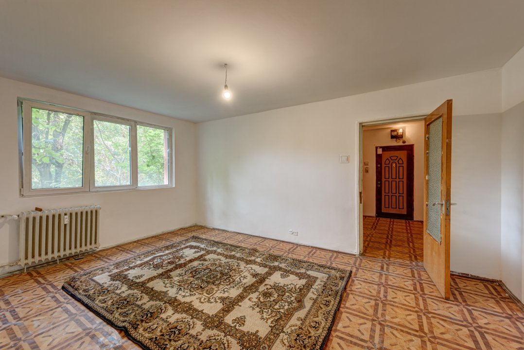 Apartament cu 3 camere zona Titan-1 Decembrie 1918