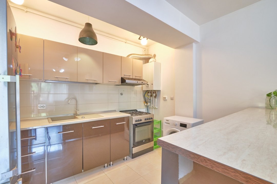 Apartament 2 camere cu curte privata / loc de parcare Colentina