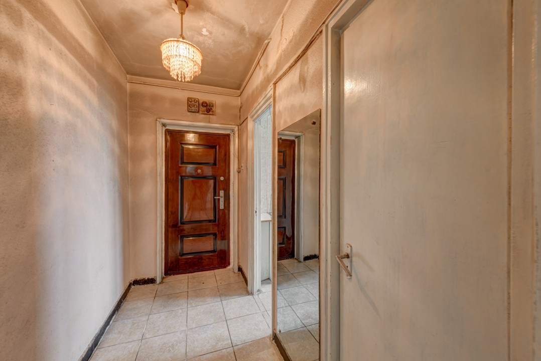 Apartament cu 3  camere - bloc reabilitat - Gara de Nord