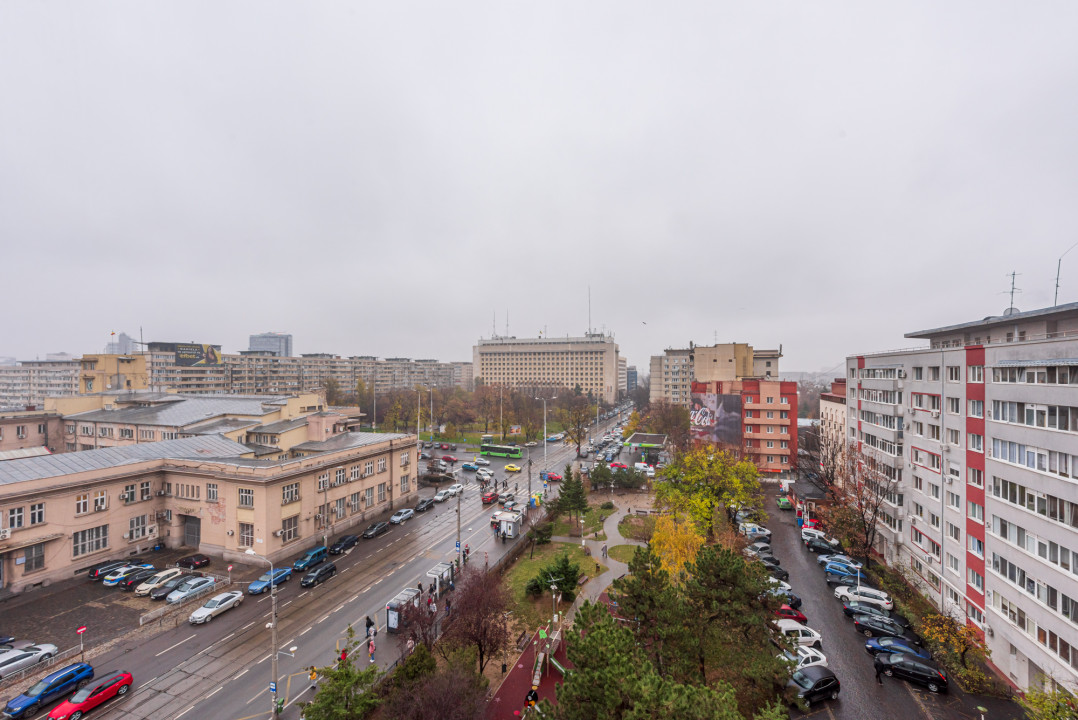 Apartament cu 3  camere - bloc reabilitat - Gara de Nord