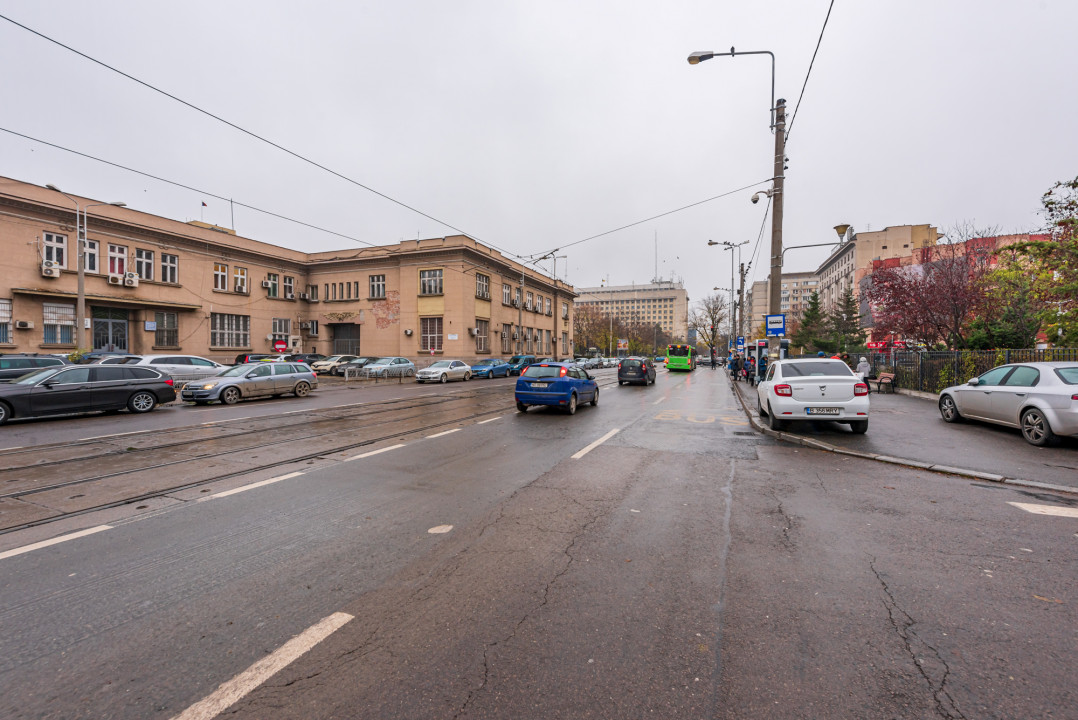 Apartament cu 3  camere - bloc reabilitat - Gara de Nord