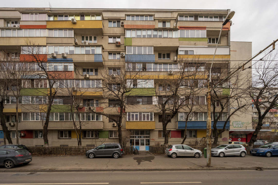 Piata Chibrit  - metrou 1 Mai - benzinaria Mol