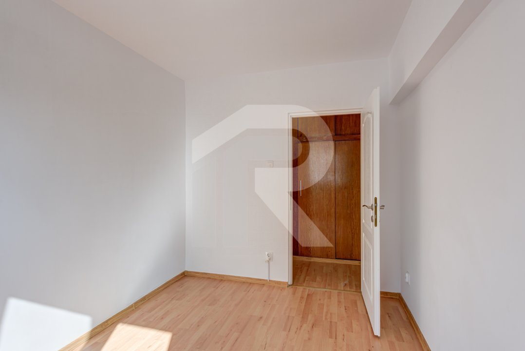 Apartament 3 camere mobilat si utilat Lacul Tei