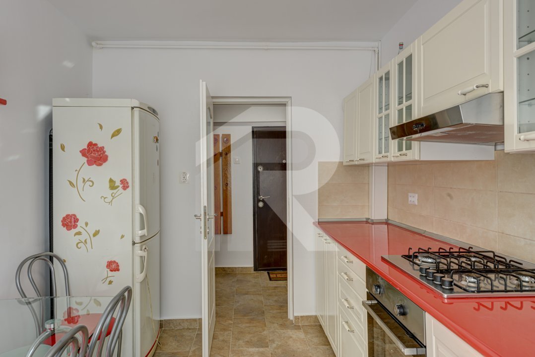 Apartament 3 camere mobilat si utilat Lacul Tei