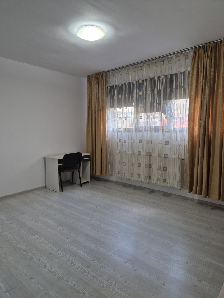 Plaza Residence  - decomandata - rezidențial sau birouri