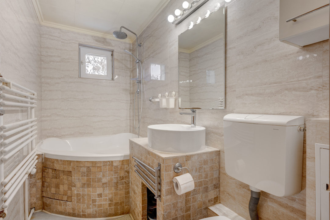 Mall Vitan - decomandat - centrală termica - bloc reabilitat - comision 0