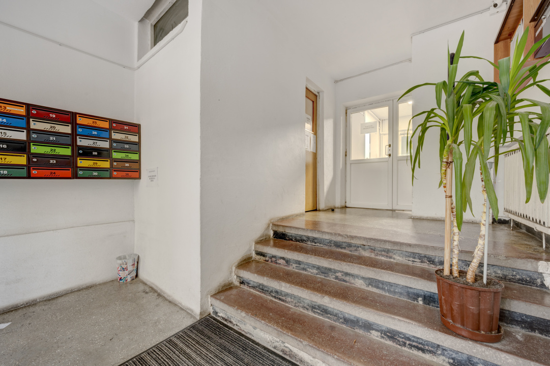 Mall Vitan - decomandat - centrală termica - bloc reabilitat - comision 0