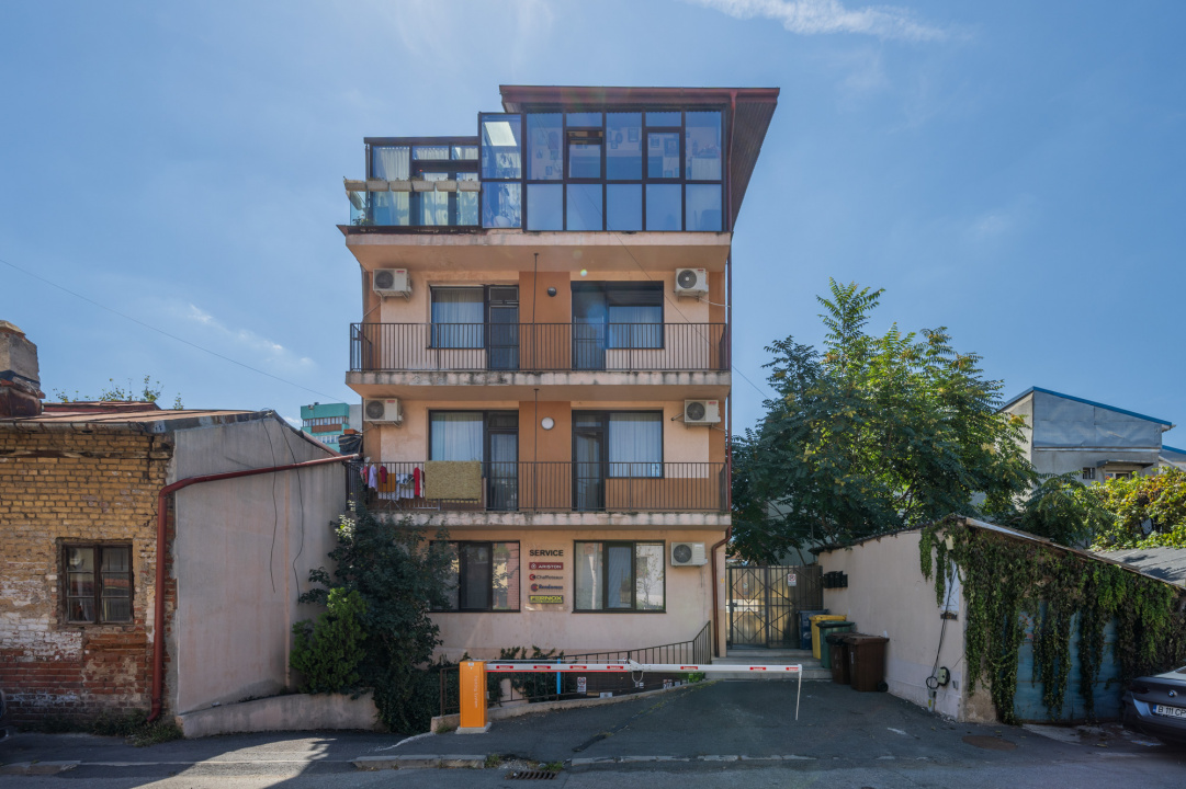 Apartament - birouri -  acces separat - loc de parcare - depozitare