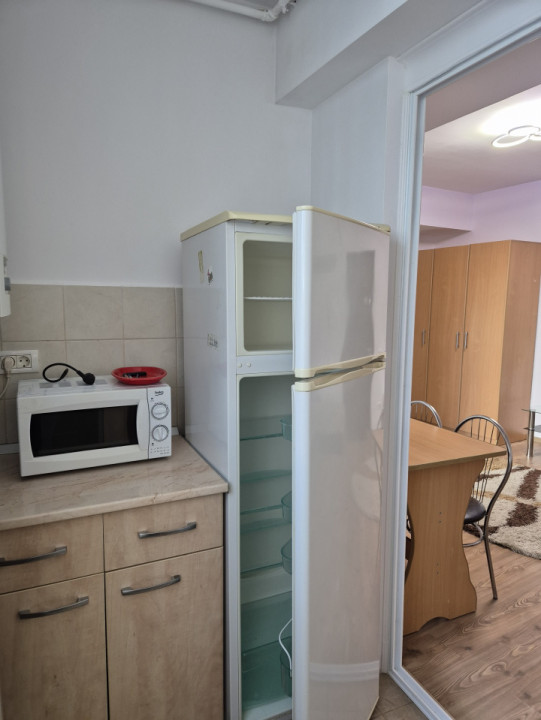 Garsoniera - metrou Timpuri Noi - centrală termica 