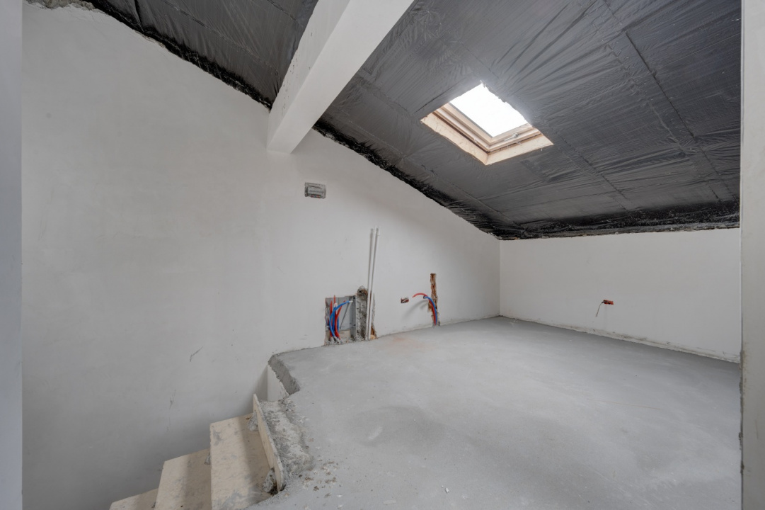 Combinatia ideala intre casa si bloc - curte - 3 dormitoare -  metrou Păcii 