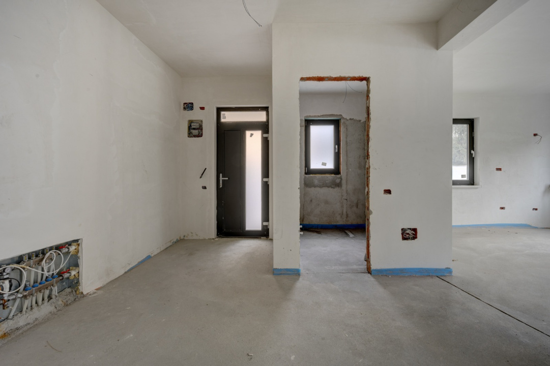 Combinatia ideala intre casa si bloc - curte - 3 dormitoare -  metrou Păcii 