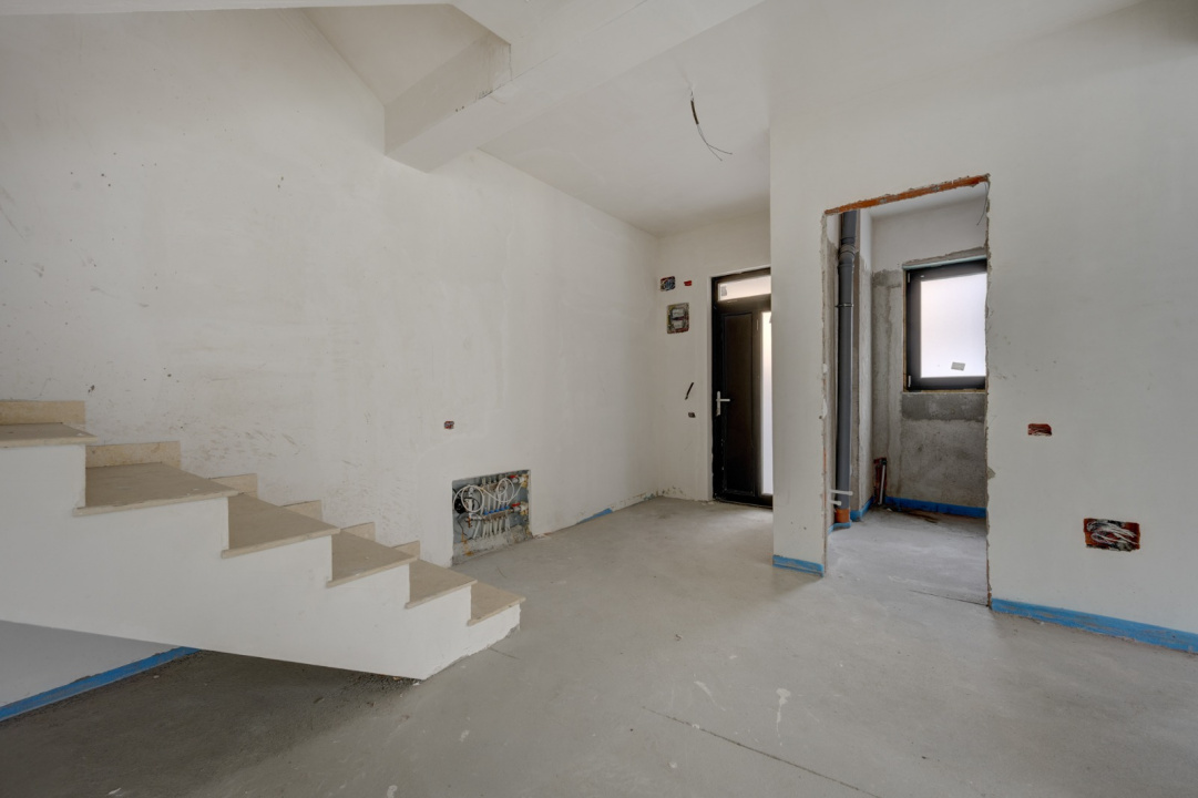 Combinatia ideala intre casa si bloc - curte - 3 dormitoare -  metrou Păcii 