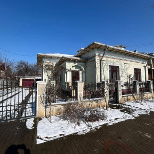 Bd Republicii - Roman - casa consolidata - potential comercial