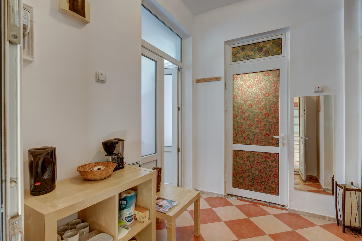 Apartament 2 camere in vila - Ideal investitie - strada Chindiei - 11 Iunie