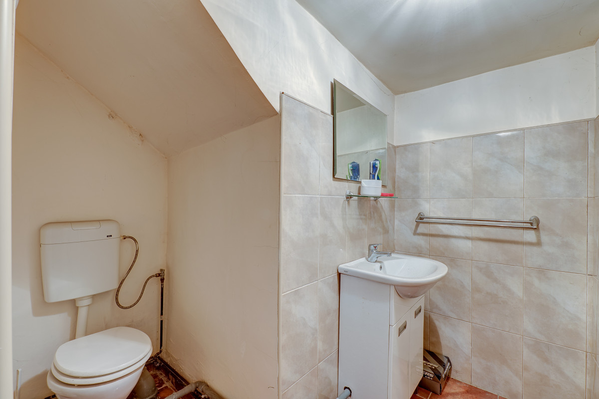 Apartament 2 camere in vila - Ideal investitie - strada Chindiei - 11 Iunie