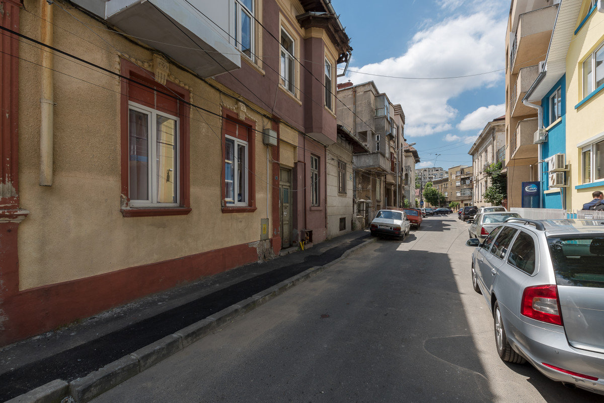 Apartament 2 camere in vila - Ideal investitie - strada Chindiei - 11 Iunie
