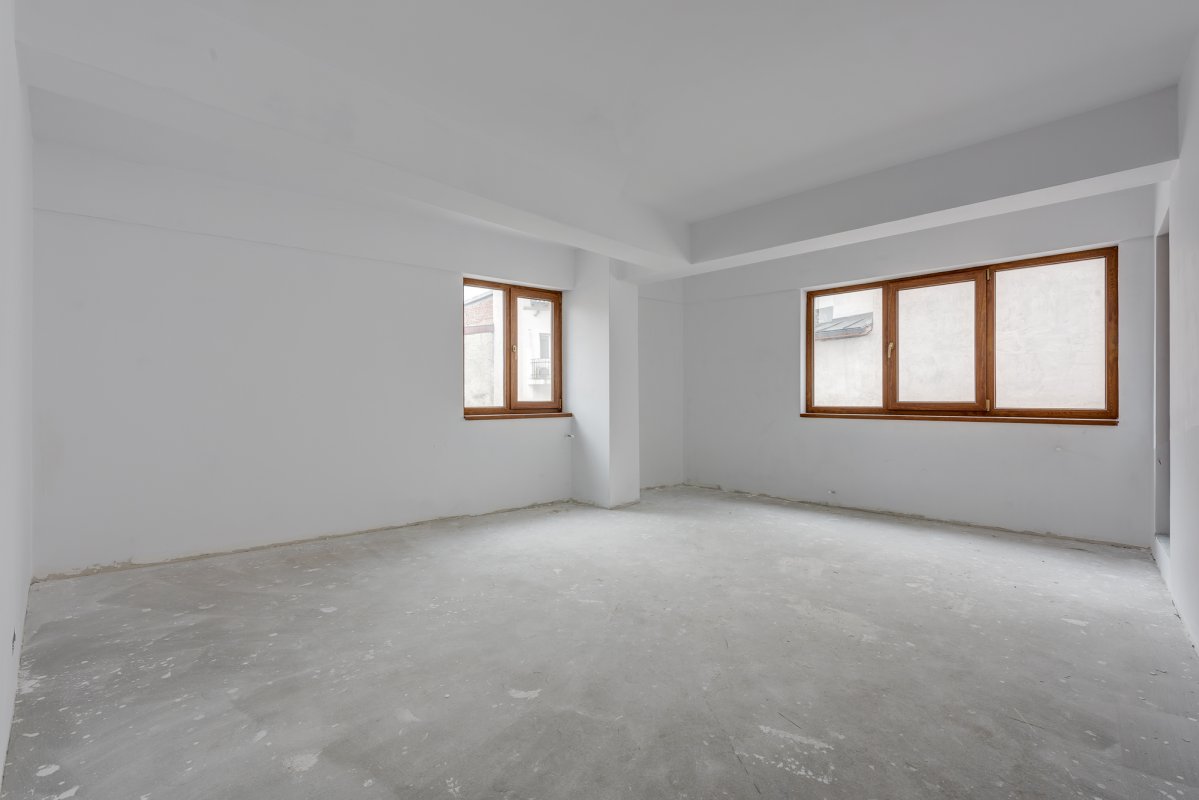 Apartament 2 camere finisat , la cheie - zona Eminescu