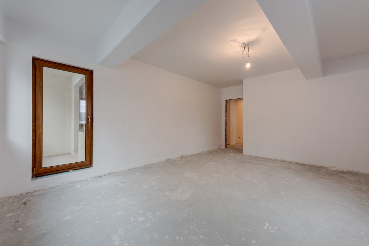 Apartament 2 camere finisat , la cheie - zona Eminescu