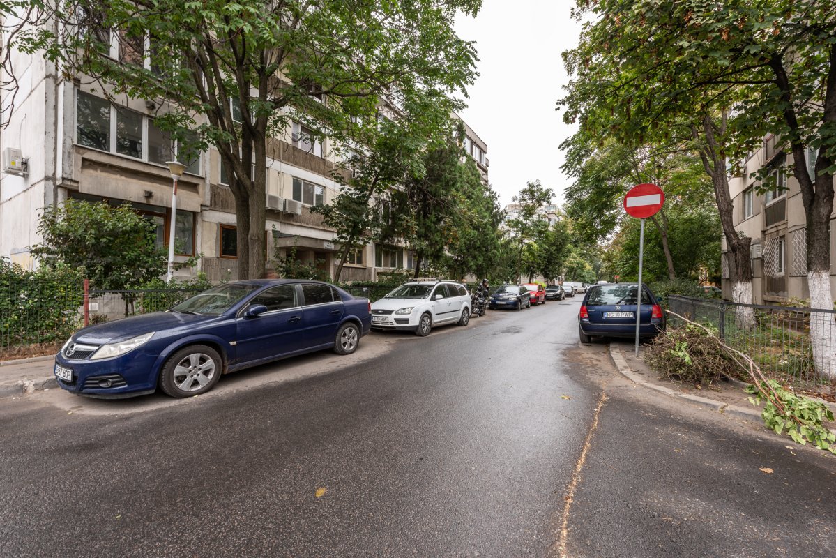 Apartament 4 camere decomandat zona Apusului - Militari