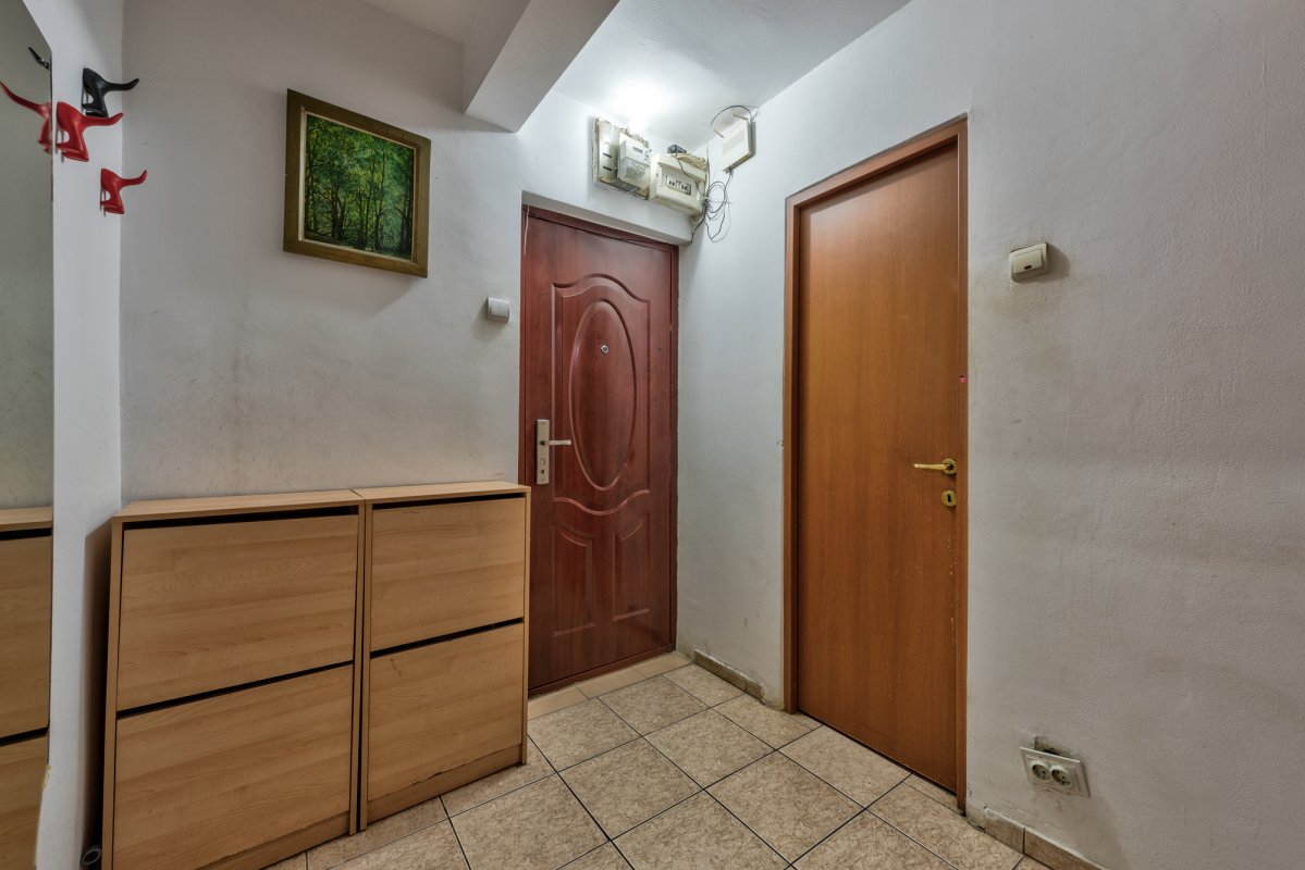 Apartament 2 camere , decomandat Sos Viilor -Eroii Revolutiei