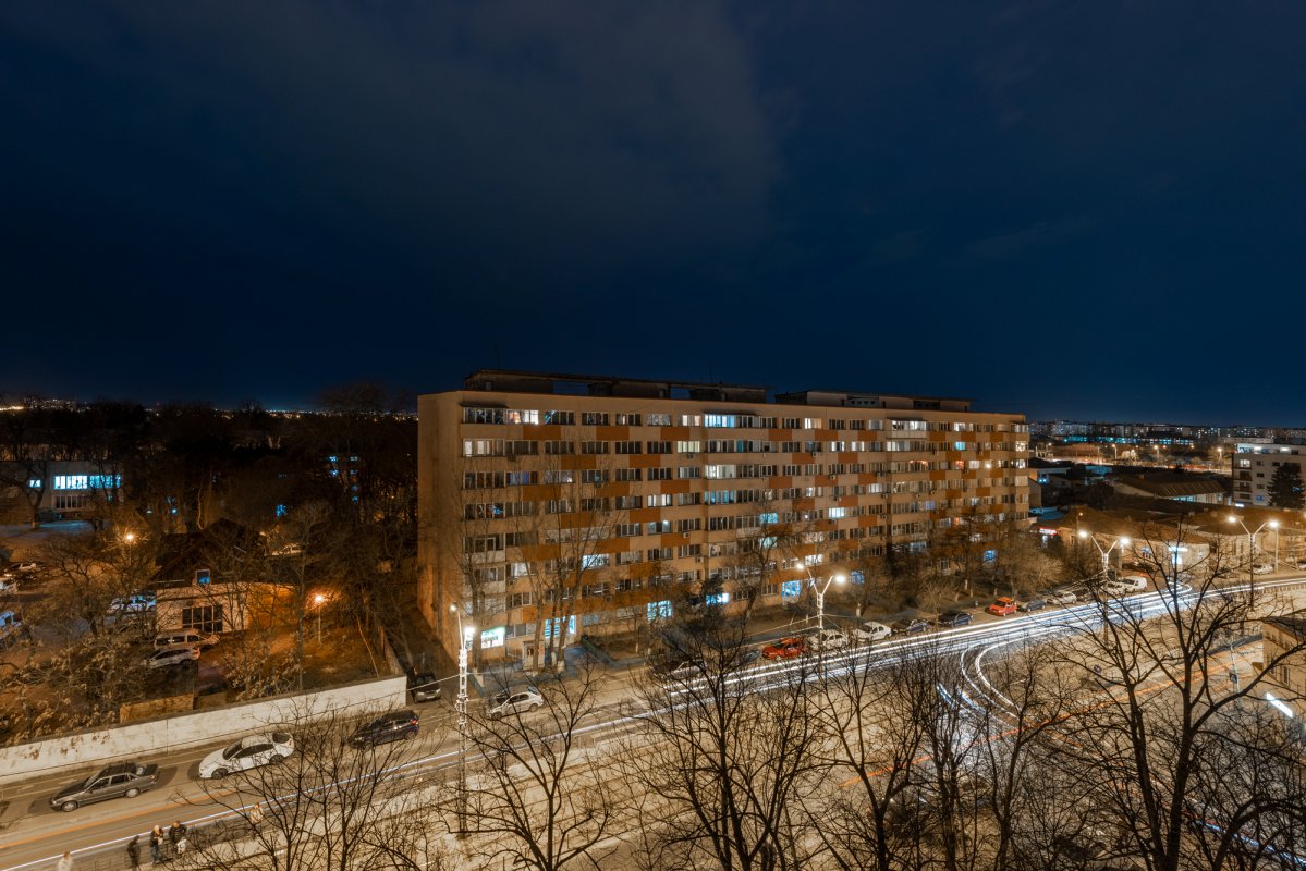 Apartament 2 camere , decomandat Sos Viilor -Eroii Revolutiei