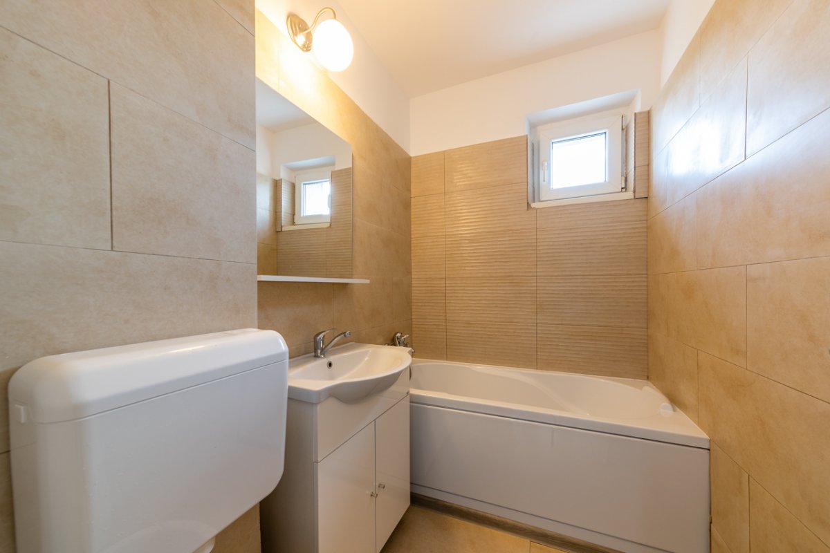 Apartament 2 camere renovat - bloc reabilitat  zona Plaza Romania