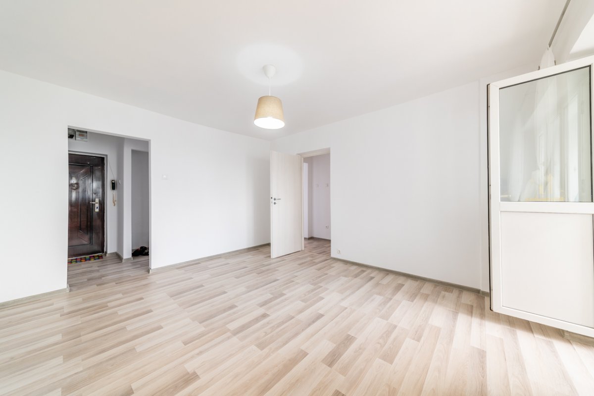 Apartament 2 camere renovat - bloc reabilitat  zona Plaza Romania