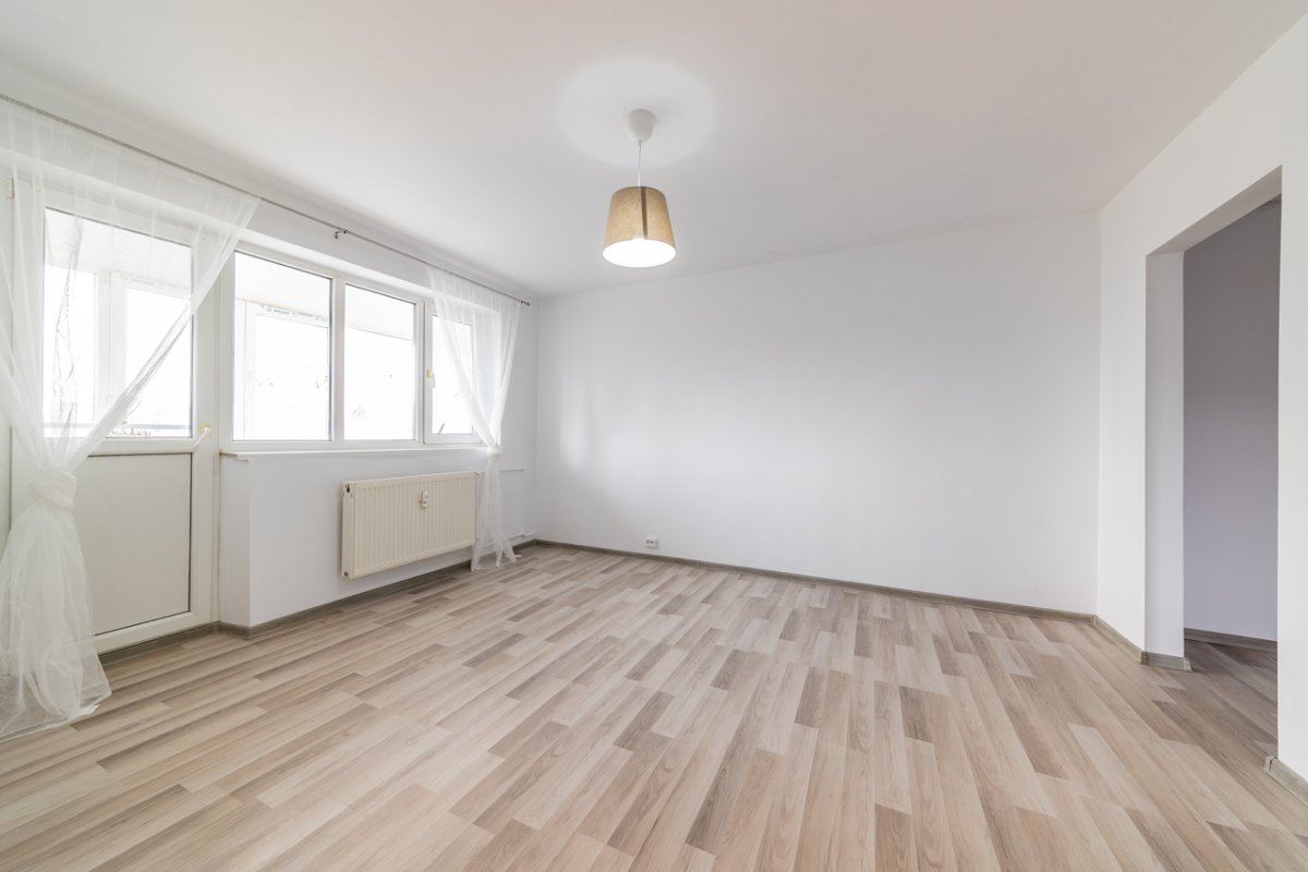Apartament 2 camere renovat - bloc reabilitat  zona Plaza Romania