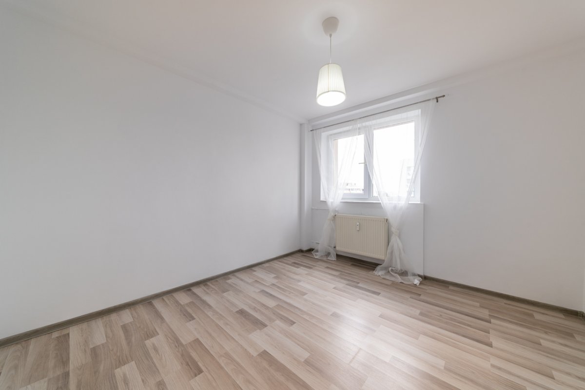 Apartament 2 camere renovat - bloc reabilitat  zona Plaza Romania