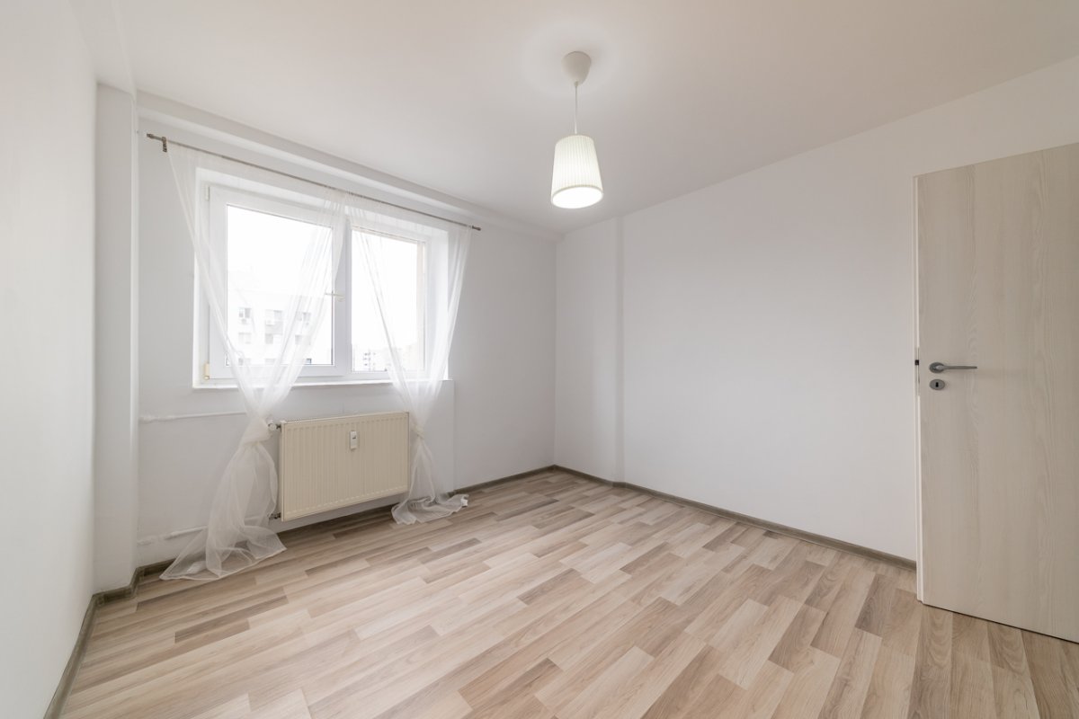 Apartament 2 camere renovat - bloc reabilitat  zona Plaza Romania