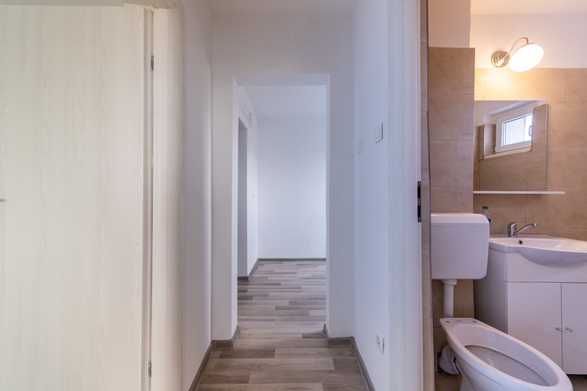 Apartament 2 camere renovat - bloc reabilitat  zona Plaza Romania
