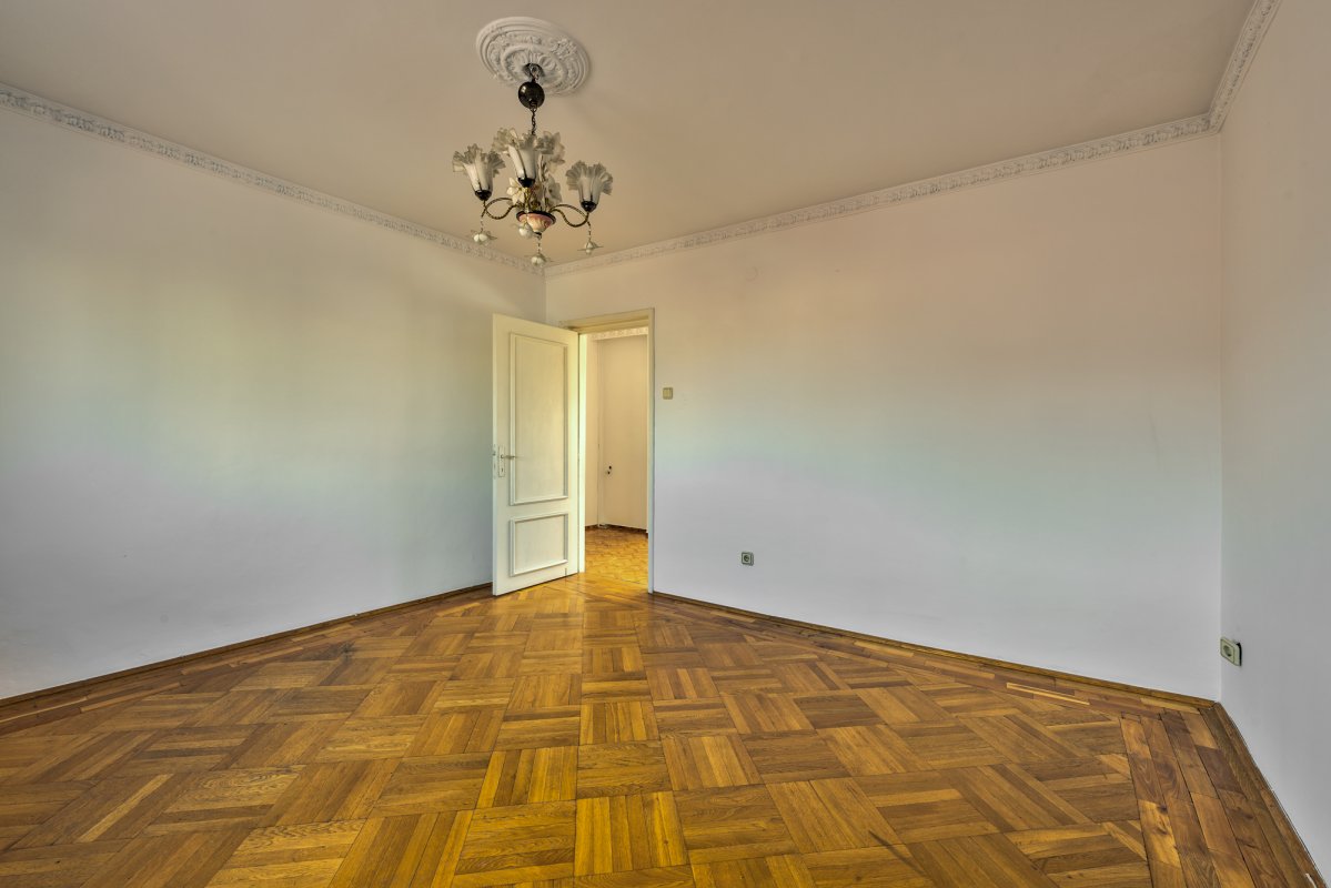 Vila spatioasa S+P+2 - str Iancu Jianu - Margeanului